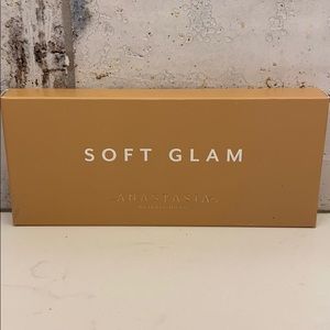 Anastasia - Soft Glam Eyeshadow Pallet